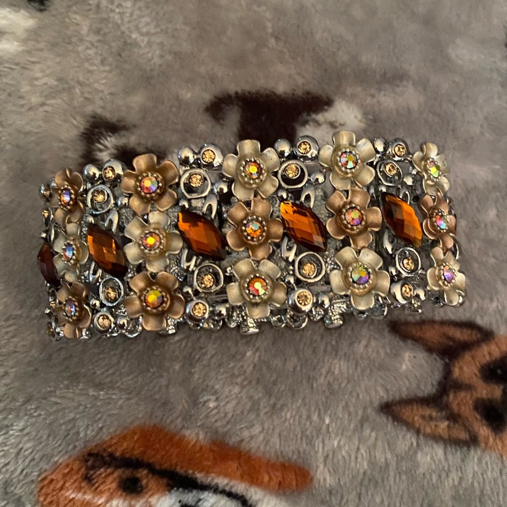 Cuff bracelet stretch